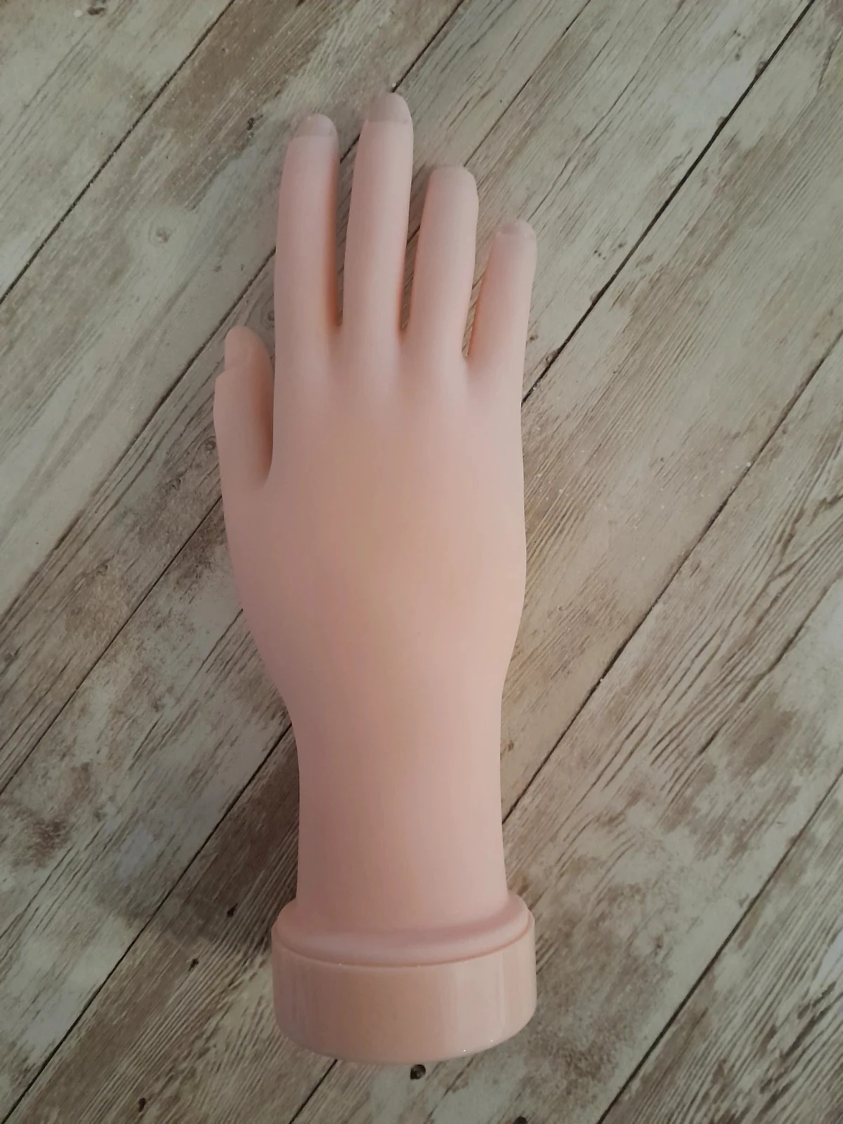 Main en silicone, Femme